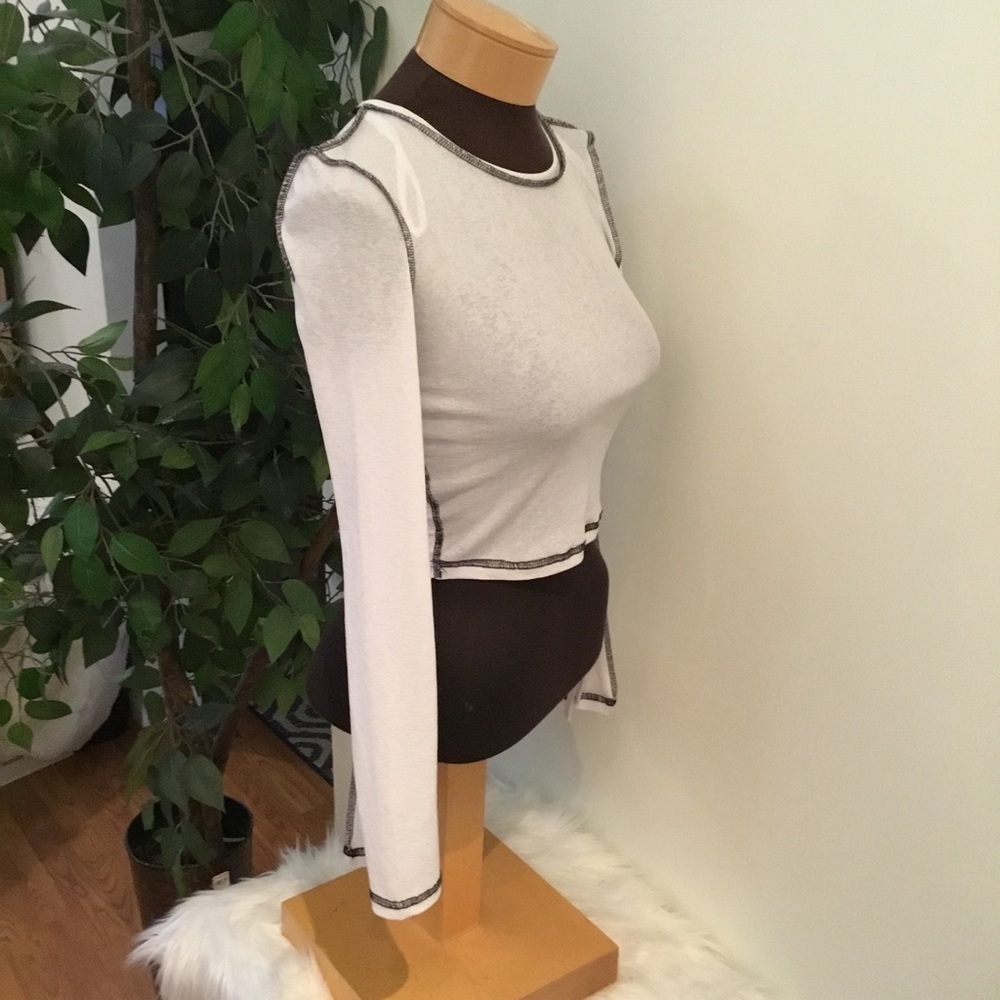 Princess Polly Twiin Woman’s XS cropped semi sheer long bell sleeve top - Picture 4 of 11